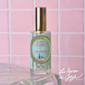 Application huile nourrissante sur peau humide