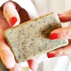 Exfoliation du corps : fréquence idéale & méthode naturelle