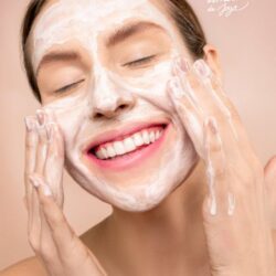 Éviter le savon sur le visage : faut-il vraiment bannir ce geste de ta routine ?