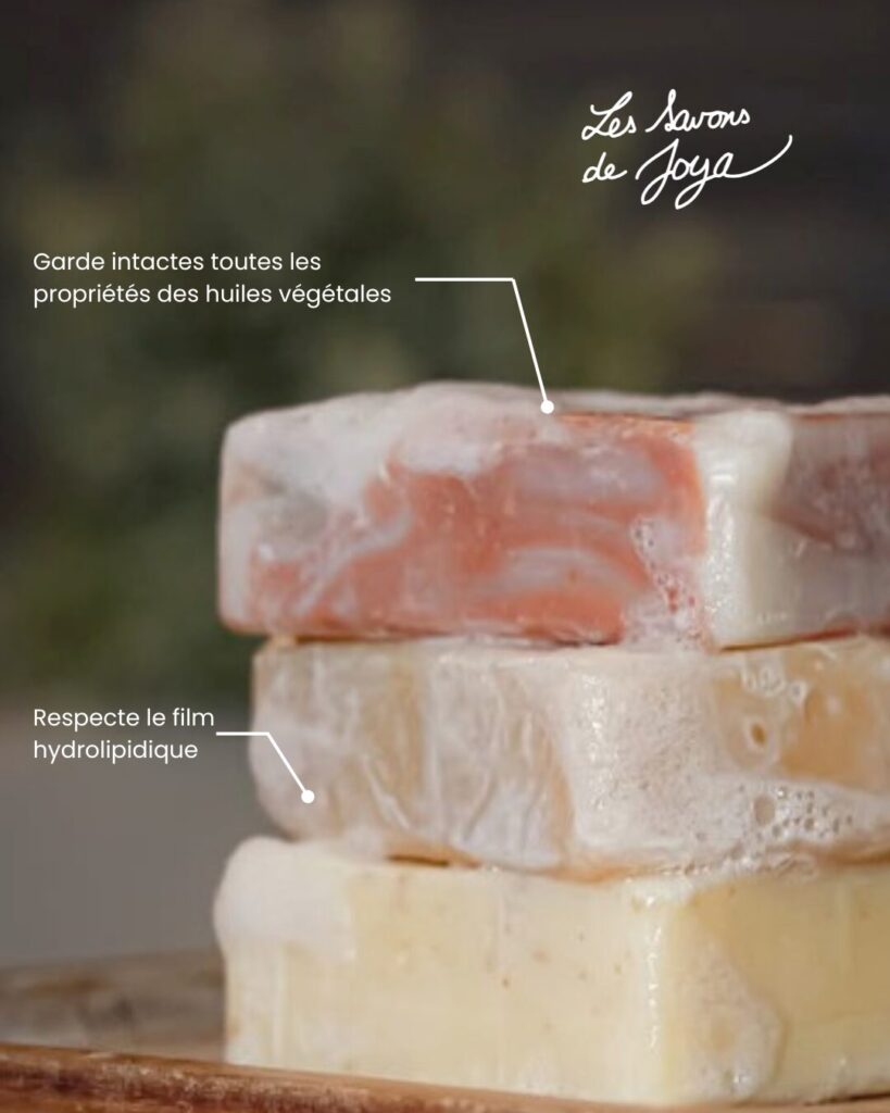 3 savons qui moussent de la gamme des Savons de Joya 3 savons qui moussent de la gamme des Savons de Joya