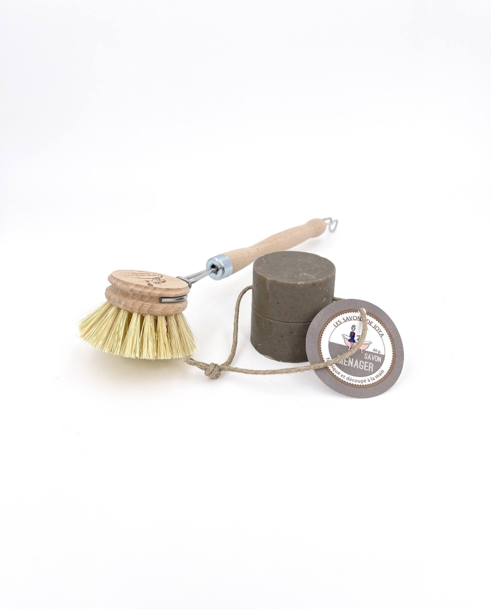 Brosse vaisselle en bois avec savon ménager solide Les Savons de Joya
