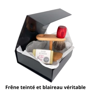 Coffret comprenant : un Blaireau, un Porte-Blaireau et son Savon de Rasage